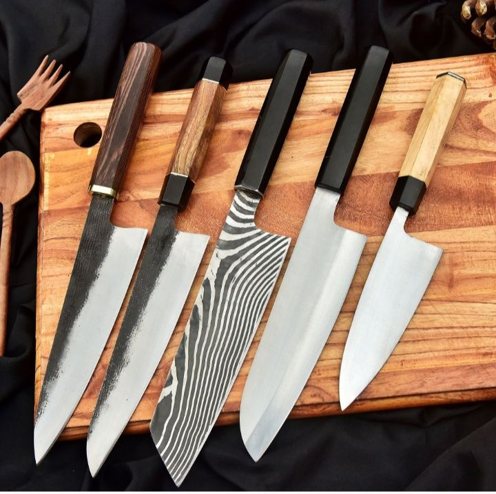 Premium Kitchen Knives with Elegant Wood Handles & Damascus Steel Blades