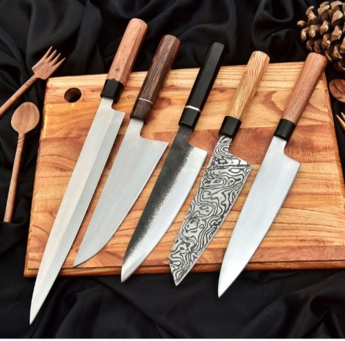 Premium Kitchen Knives with Elegant Wood Handles & Damascus Steel Blades