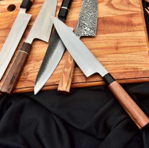 Premium Kitchen Knives with Elegant Wood Handles & Damascus Steel Blades